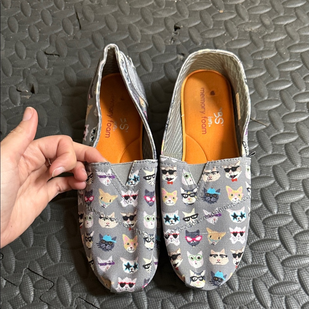BOBS from Skechers Gray Cat Print Women's Slippers